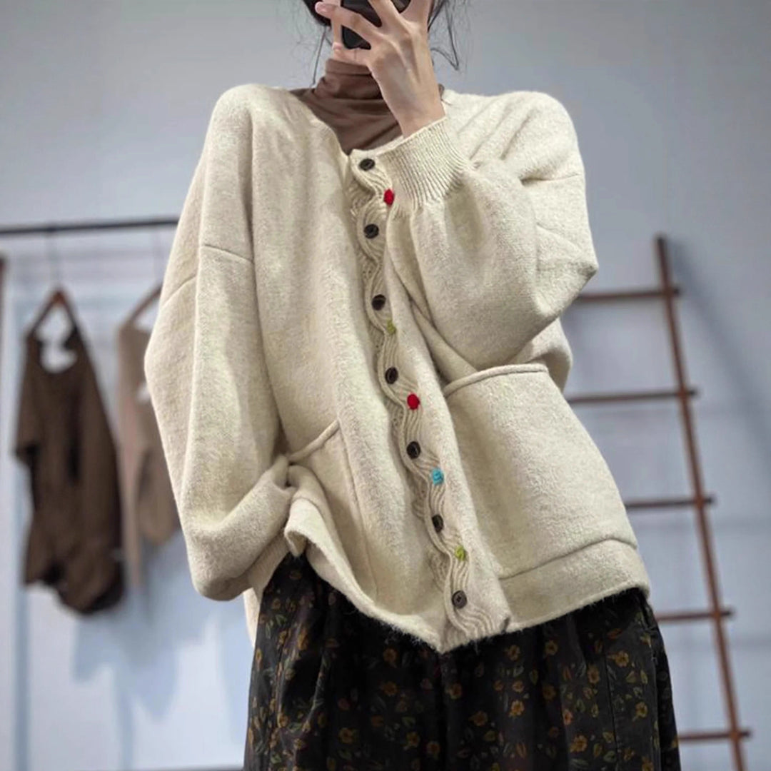 Damen Oversized Strickcardigan mit Zierknopfleiste und aufgesetzten Taschen EB