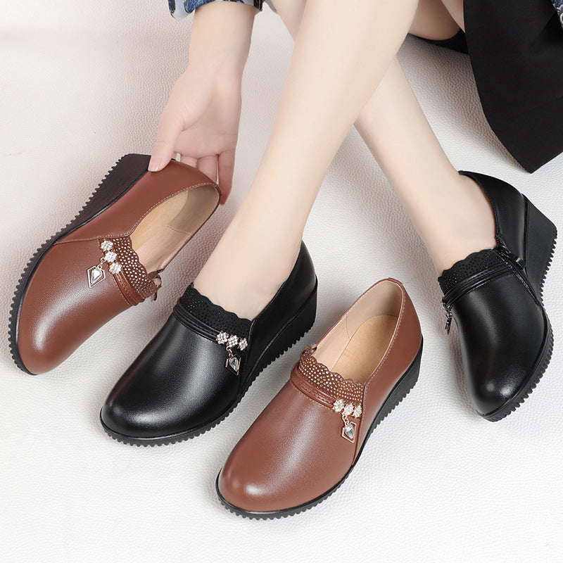 Damen Elegante und bequeme Wedge-Slipper mit modischem Schmuckdetail EB