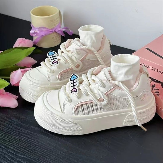 Damen Sportliche Sneakers mit strapazierfähigem Mesh-Obermaterial und buntem Sneaker-Sock EB