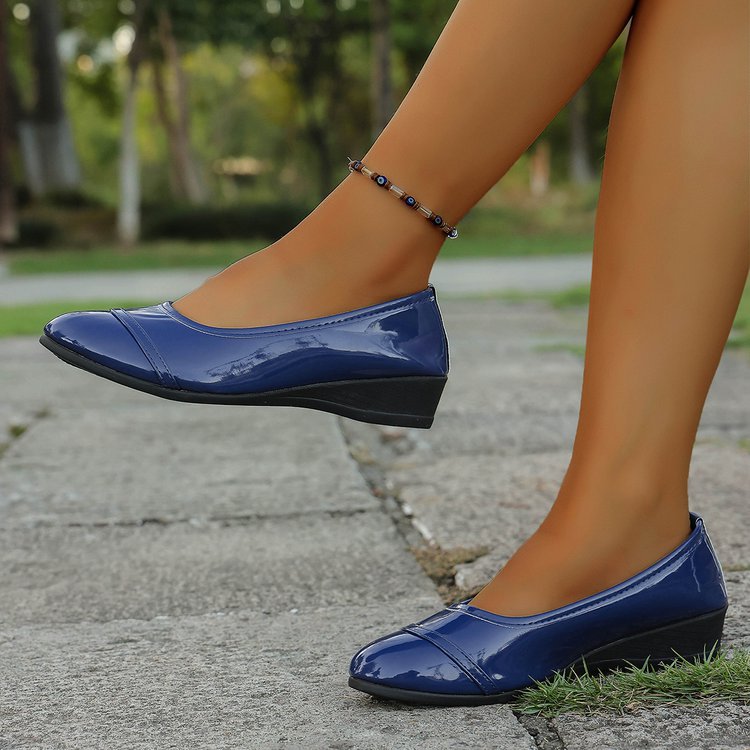 Damen Ballerinas mit elegantem Hochglanz-Lederober material und ergonomischer Laufsohle EB