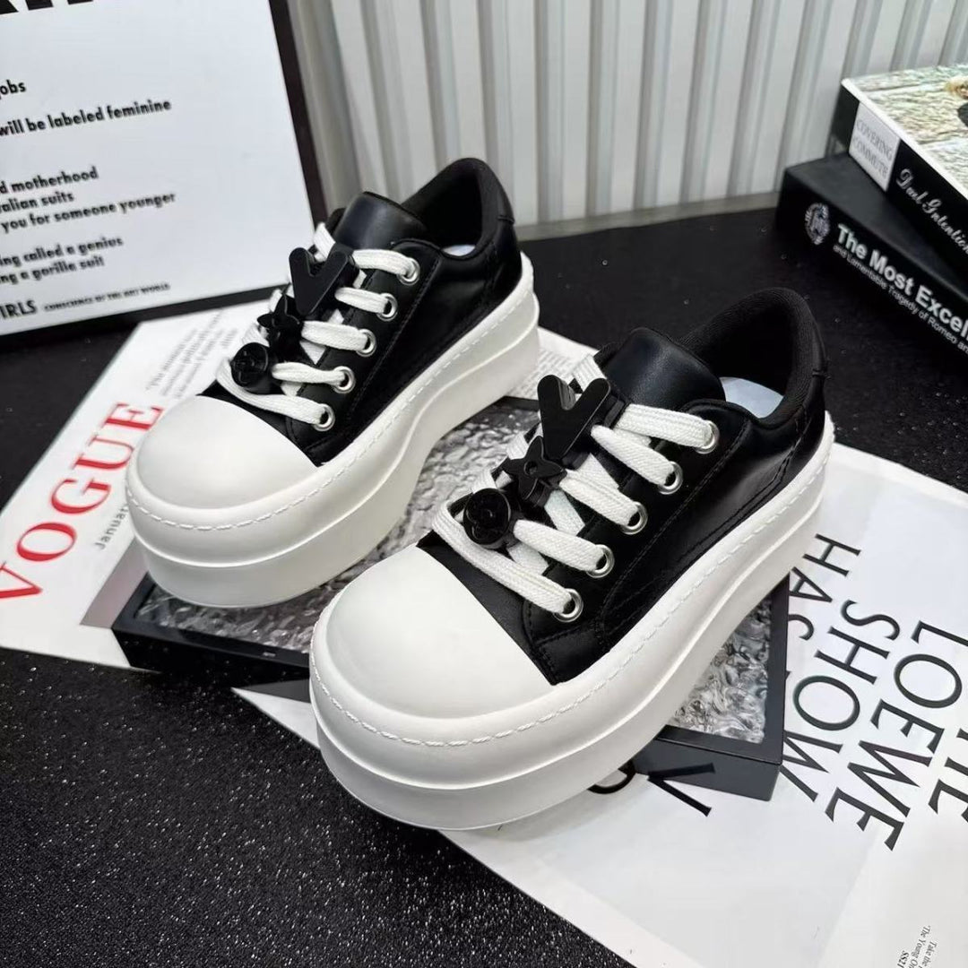 Damen Plateau Sneaker mit trendigem Design und elastischen Schnürsenkeln EB