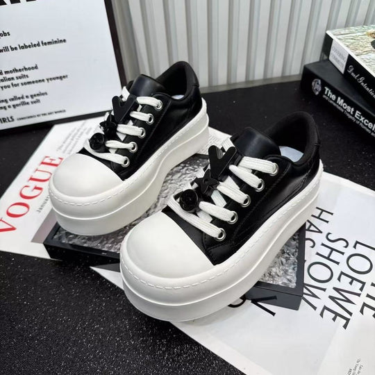 Damen Plateau Sneaker mit trendigem Design und elastischen Schnürsenkeln EB