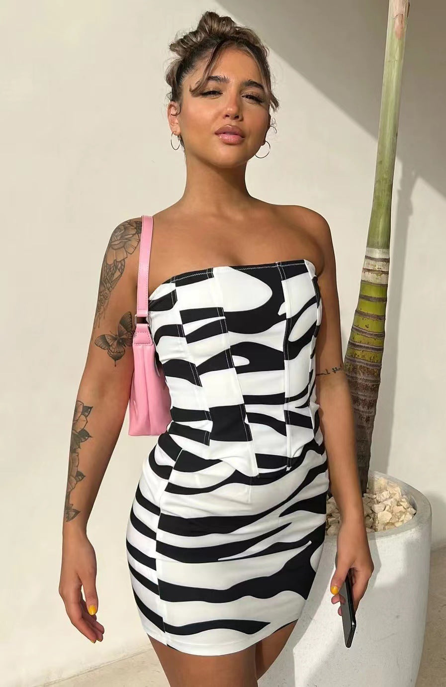 Damen Mini-Kleid mit strukturiertem Zebra-Muster und schmalem Schnitt EB