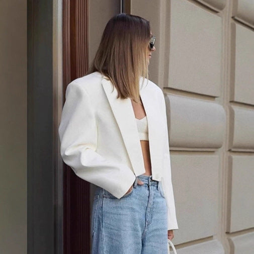 Damen Cropped Blazer mit scharfen Schultern und eleganter Silhouette EB