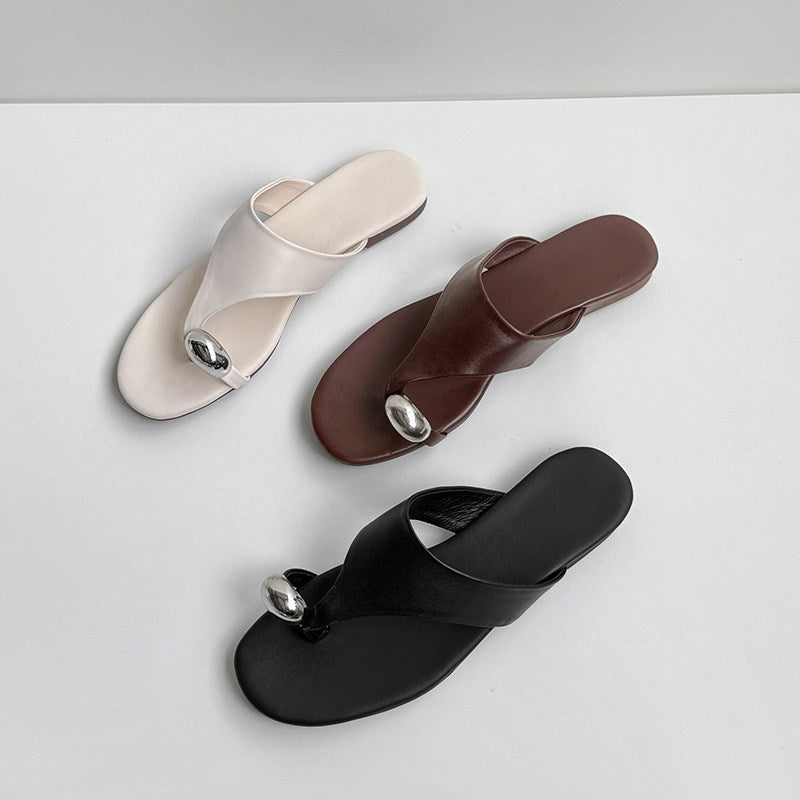 Damen Zehentrenner Sandalen mit schickem Metallakzent EB