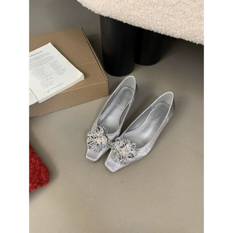 Damen elegante Ballerina-Pumps mit funkelndem Blumenakzent EB