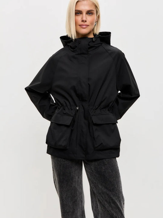 Damen wasserdichte Parka-Jacke mit Kapuze, Tunnelzugtaillierung und XXL-Klappentaschen Eichborn Berlin