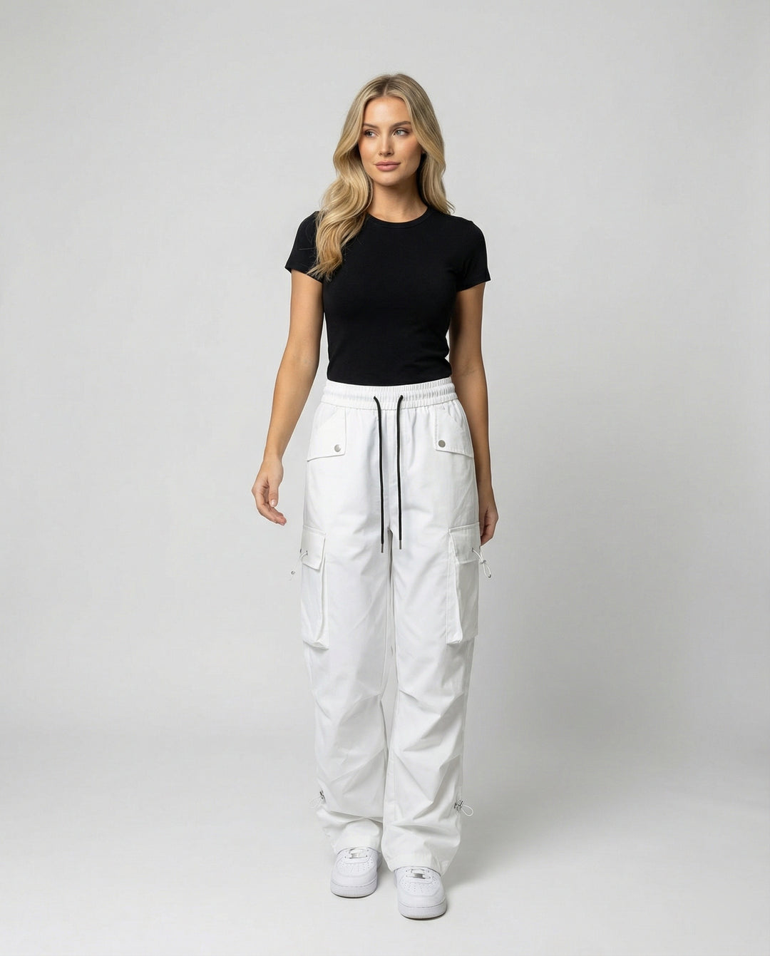 Damen nan weite Cargo-Hose mit elastischem Bund, großen Klappentaschen und verstellbarem Saum EB