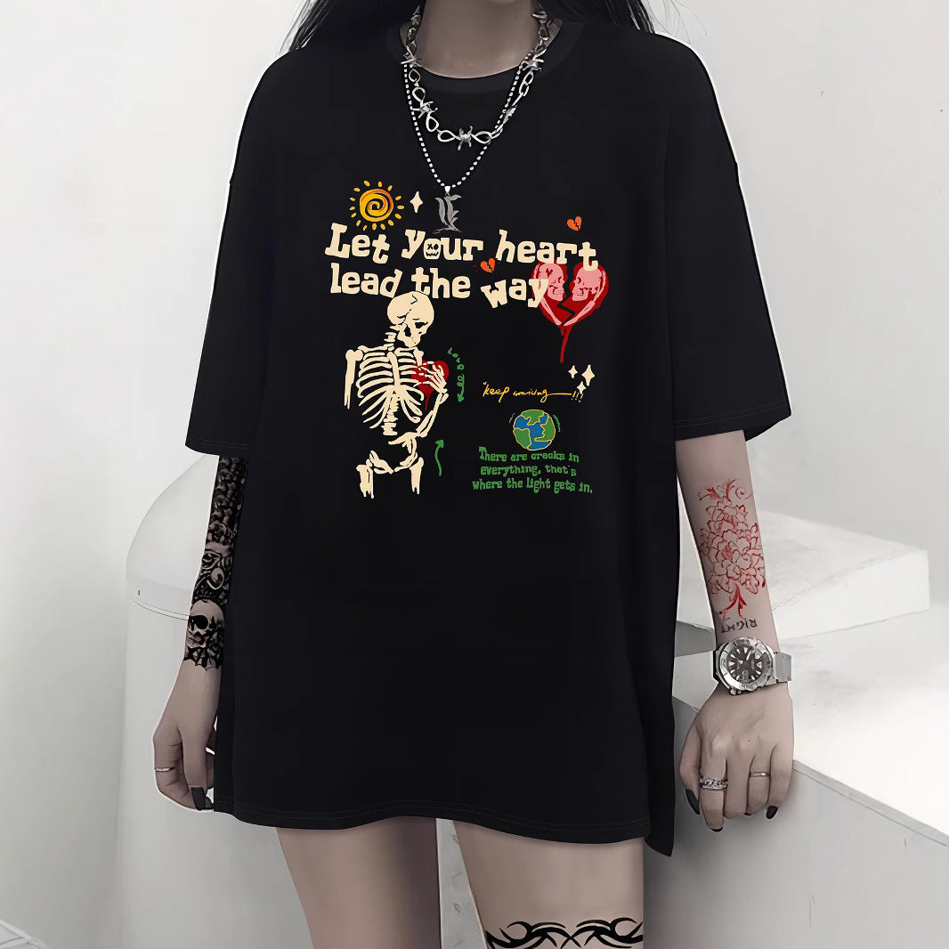 Damen T-Shirt mit kreativem Katzenmotiv und verspielter Schleife EB