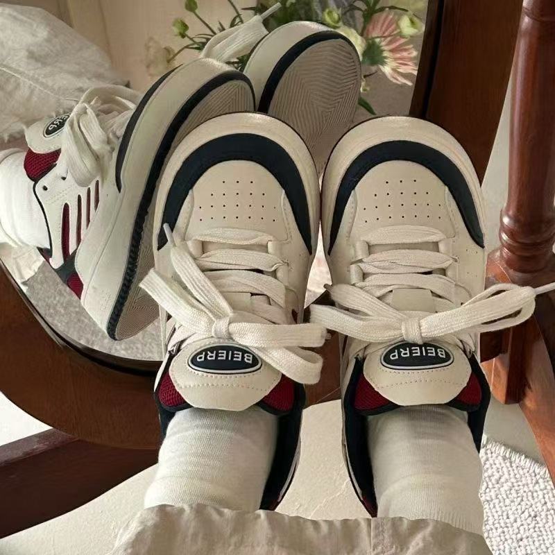 Damen Sportliche Sneakers mit atmungsaktiver Mesh-Oberfläche und dämpfendem Sohlenprofil EB