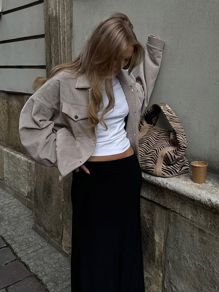 Damen Oversized Cordjacke mit praktischen Taschen und dezentem Streifenmuster EB