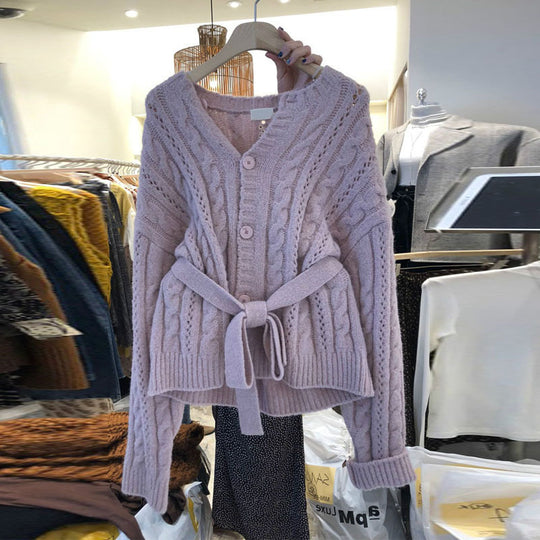 Damen Strickjacke mit Taillengürtel und Zopfmuster EB