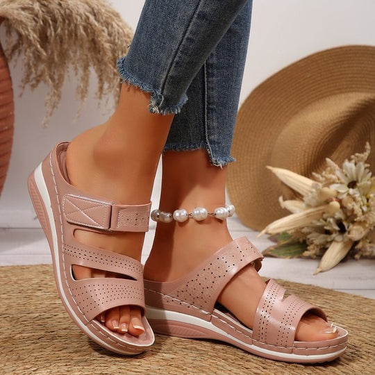 Damen Komfortable Wedge-Sandalen mit atmungsaktivem Schnitt und verstellbarem Riemen EB