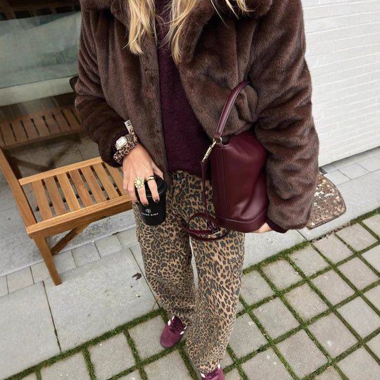 Damen gemütliche und stylische Kurzjacke aus Kunstfell EB