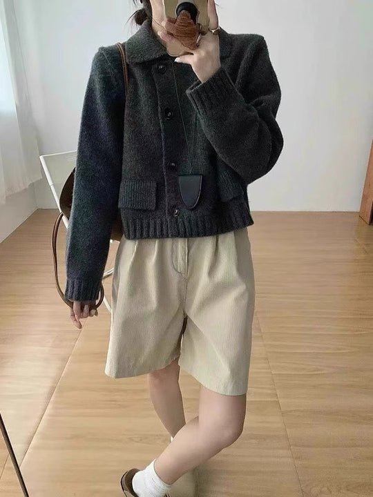 Damen Modischer Strickpullover mit doppelter Knopfleiste und Rundhalsausschnitt EB
