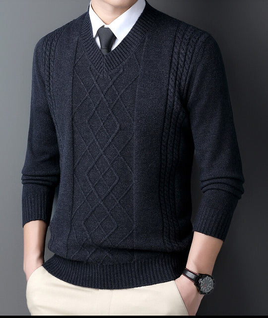 Herren V-Ausschnitt Pullover im modernen Zopfmuster EB