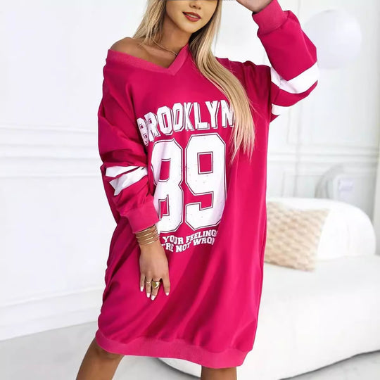 Damen lässiges oversized Sportkleid mit V-Ausschnitt und kontrastierenden Ärmeln EB