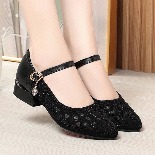 Damen Ballerinas mit filigranem Blumenmuster und verstellbarem Riemen EB