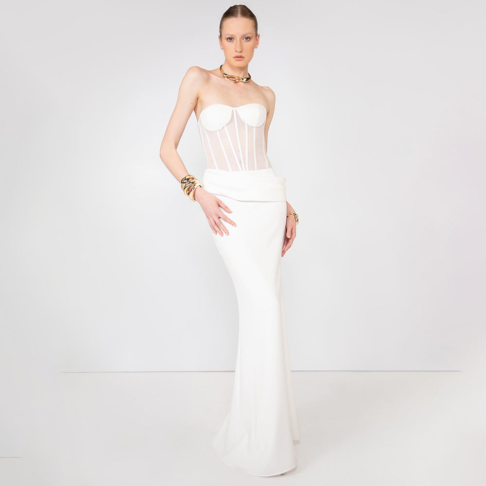 Damen figurumspielendes Abendkleid mit tailliertem Oberteil und fließendem Rock EB
