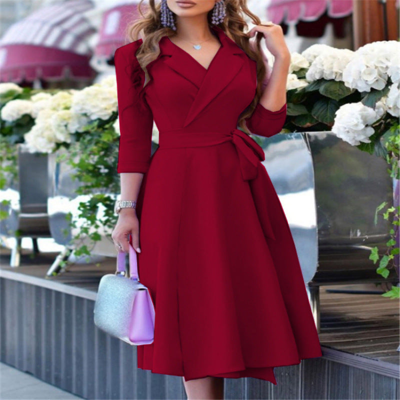 Damen Wickelkleid mit floralem Design und elegantem Kragen EB