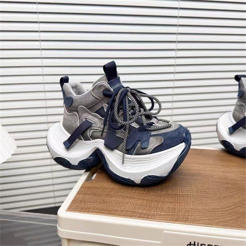 Damen Chunky Plateau-Sneaker mit mehrlagiger sculpted Sohle und Wildleder‑Mesh‑Details EB