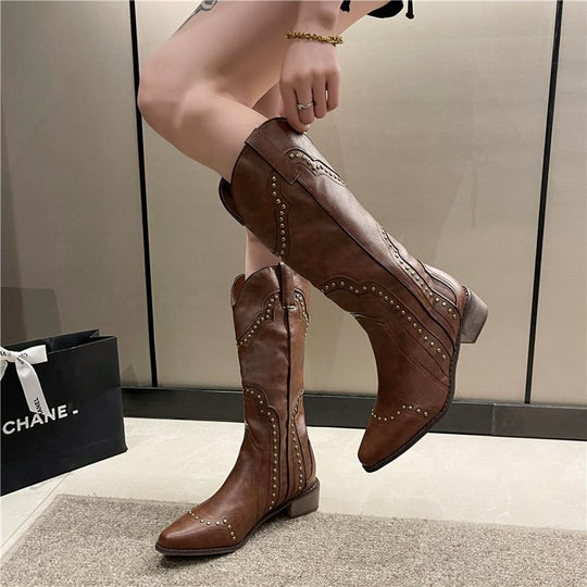 Damen Cowboystiefel mit modischen Nietenakzenten und komfortablem Blockabsatz EB