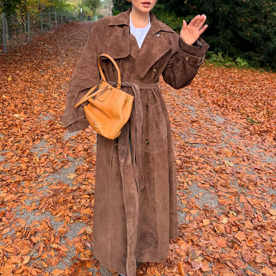 Damen Suede Trenchcoat mit Gürtel und eleganten Knopfdetails EB