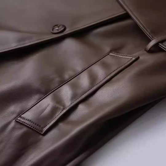 Damen Kunstleder-Trenchcoat mit modischem Schnitt und praktischen Taschen EB