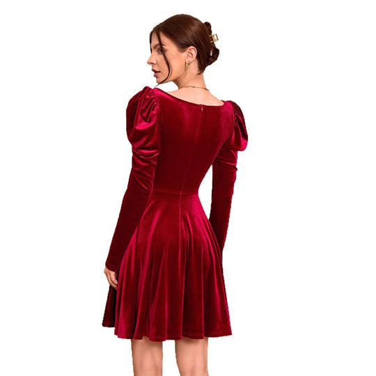 Damen Samt-Kleid mit Herz-Ausschnitt, gerafftem Bustier und Tellerrock Eichborn Berlin