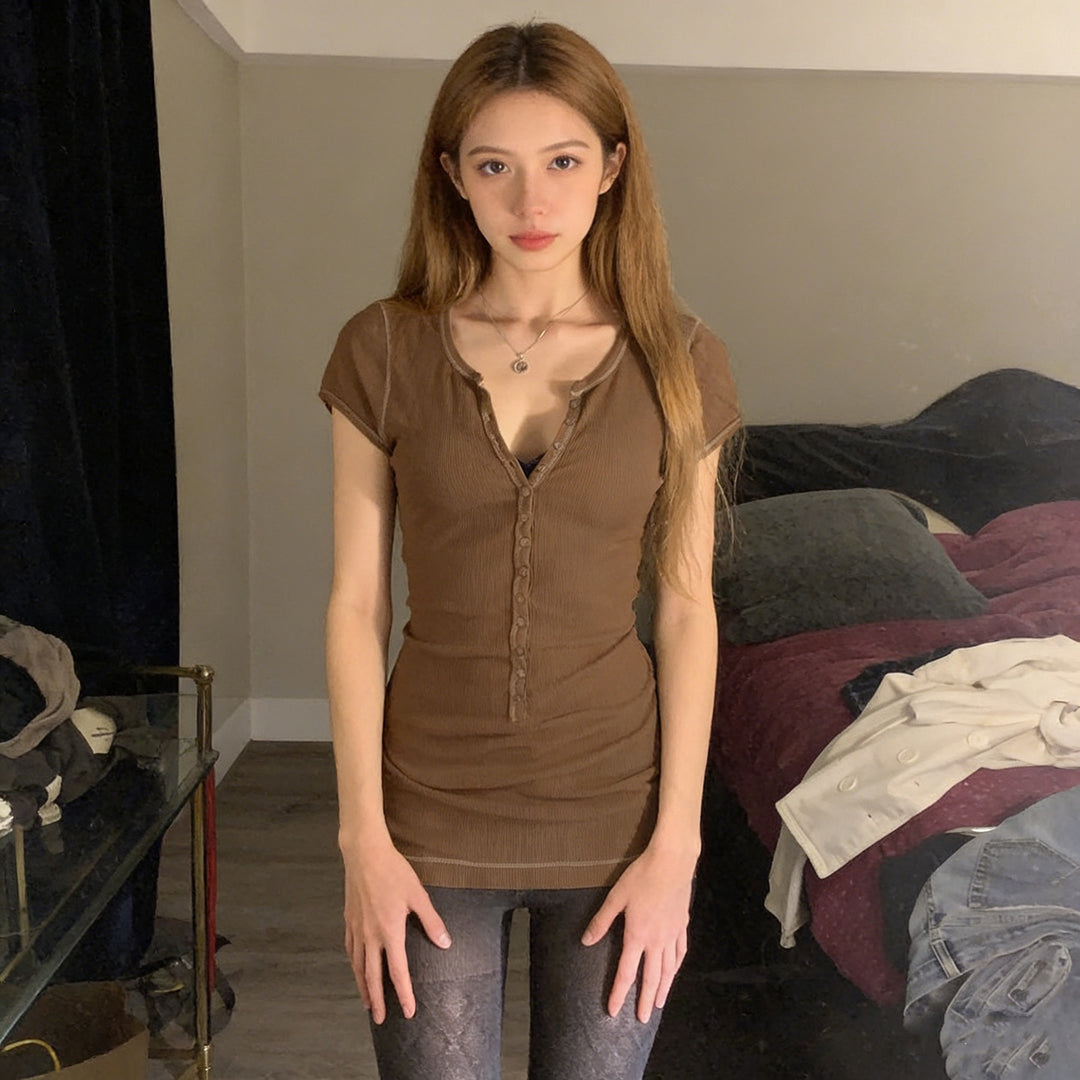 Damen figurbetontes Kurzarmshirt mit Knopfleiste und eleganter Rippstruktur EB