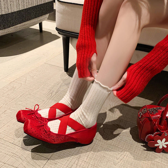 Damen Ballerinas mit modischem Kreuzriemendesign und perforierter Oberfläche EB