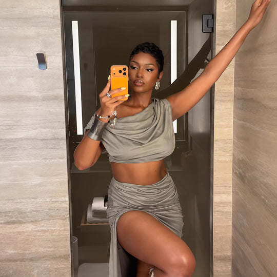 Damen Elegantes Two-Piece Set mit asymmetrischem Oberteil und gerafftem Rock EB