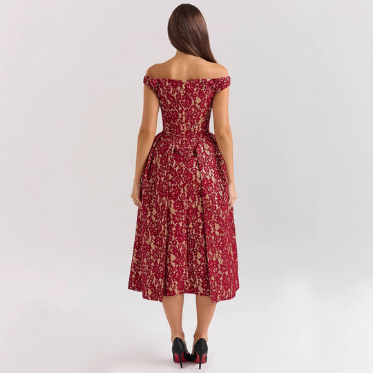 Damen Abendkleid mit raffinierten Spitzenapplikationen und elegantem Schnitt EB
