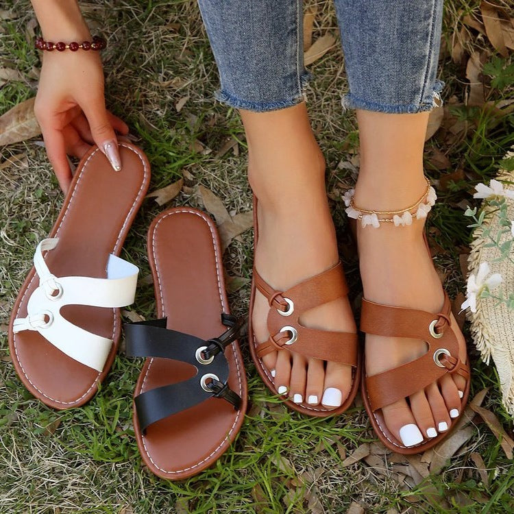 Damen freizeitorientierte Riemchen-Sandalen mit modischen Metallakzenten EB