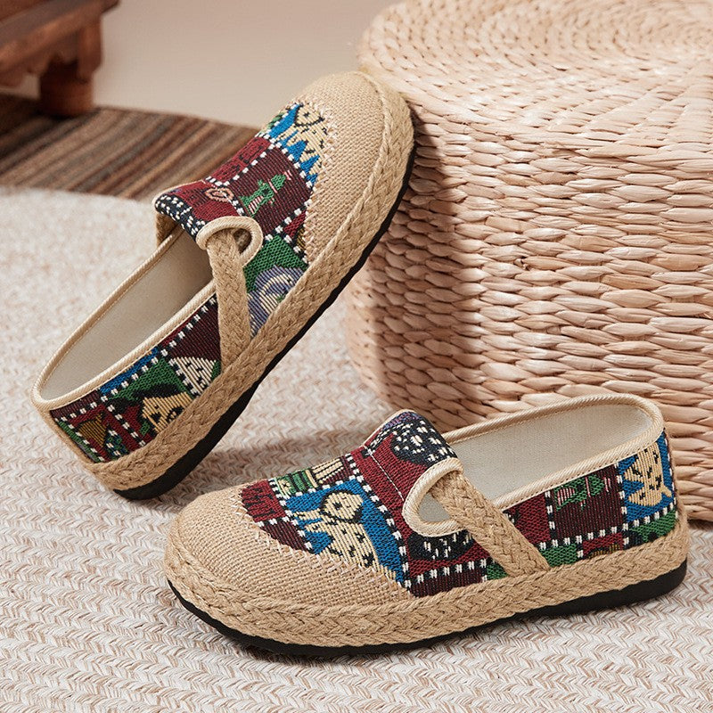 DamenHandgefertigte Trachtenschuhe mit traditionellen Mustern EB
