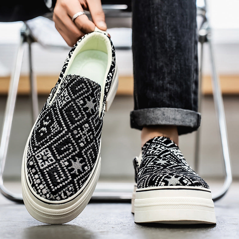 Damen Modische Slip-On Sneakers mit einzigartigem gewebtem Design EB