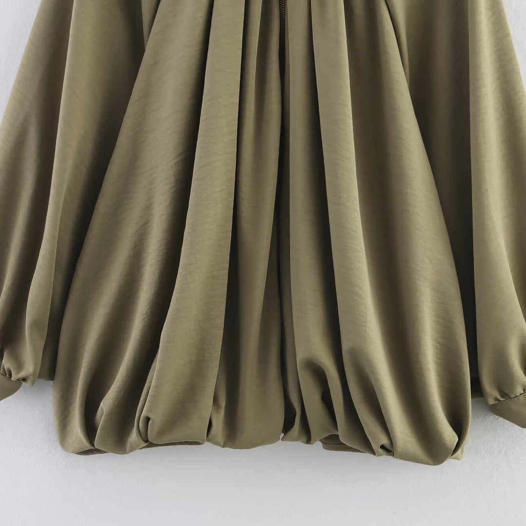 Damen Oversized Bluse mit raffinierten Drapierungen und eleganter Knopfdetail EB