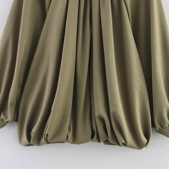 Damen Oversized Bluse mit raffinierten Drapierungen und eleganter Knopfdetail EB