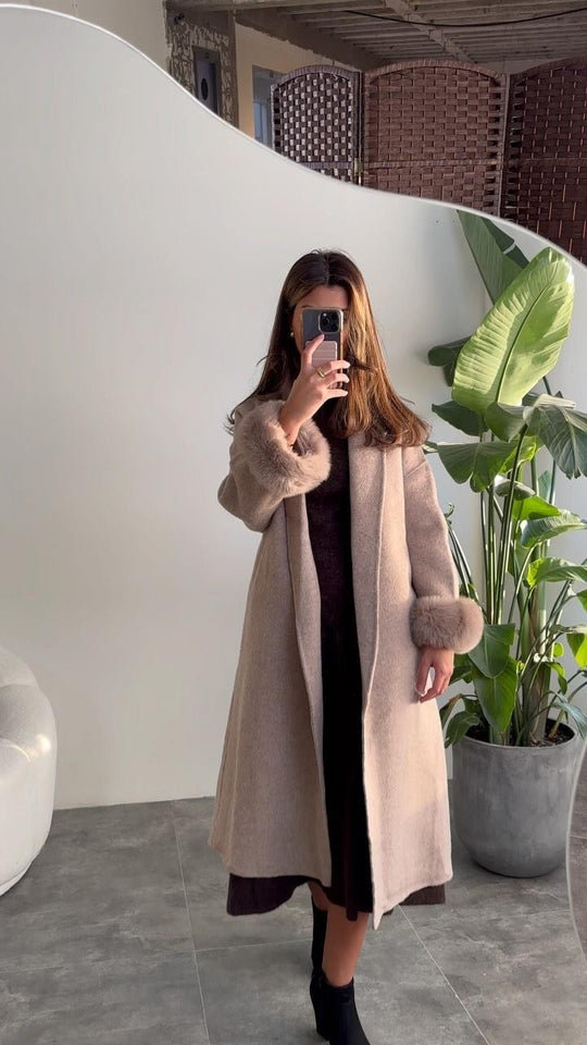 Damen Elegante Langjacke mit abnehmbaren Fuchsärmeln EB