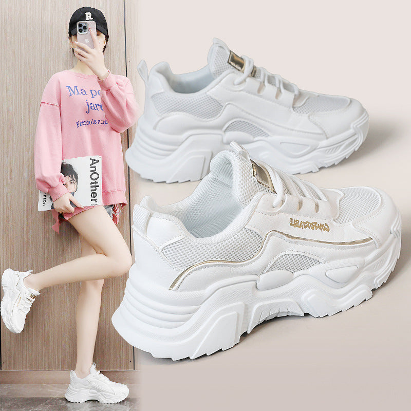 Damen Sportliche Sneakers mit modischer Metallic-Applikation und strukturierter Oberfläche EB