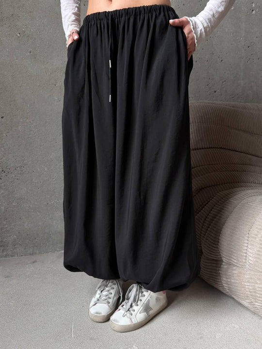 Damen weite Harem-Ballonhose mit hohem Elastikbund, Tunnelzug und lässiger Weite Eichborn Berlin