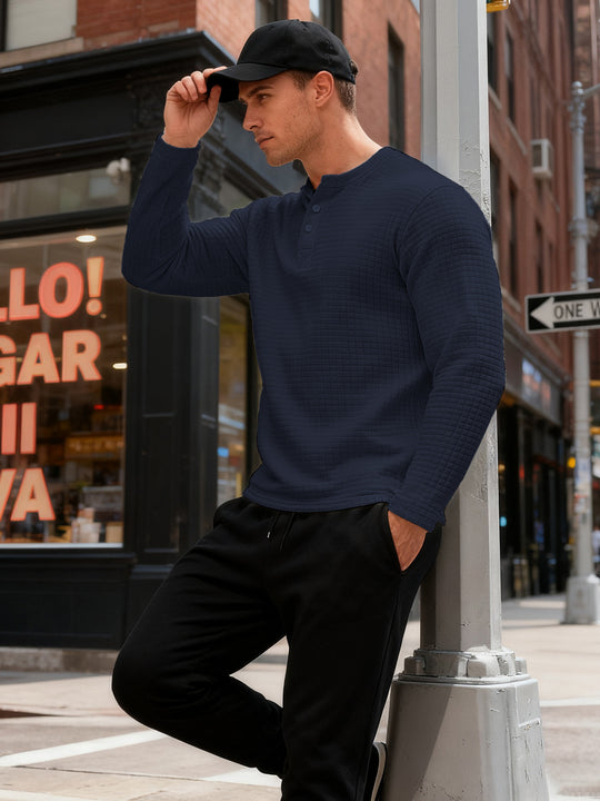 Herren nan strukturiertes Henley-Langarmshirt aus Waffelstrick mit Stehkragen und schmaler Silhouette EB