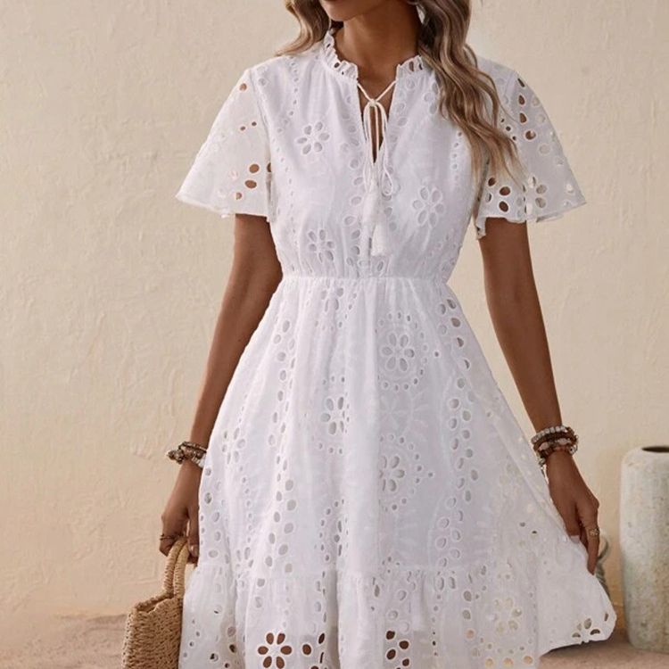 Damen Freizeitkleid mit Lochmuster und lockerer Passform EB