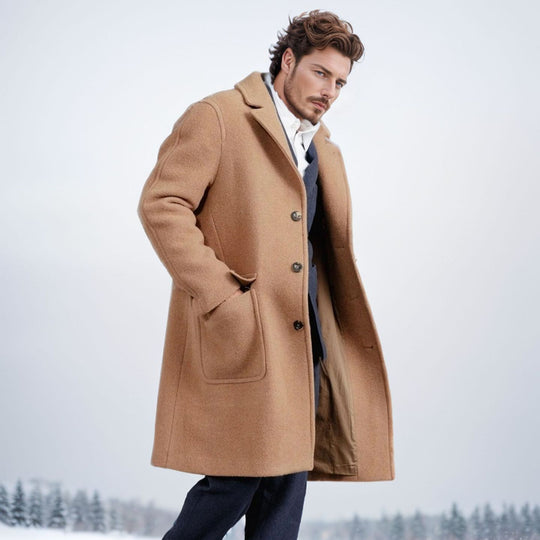 Herren eleganter Lammfellmantel mit strukturiertem Obermaterial und praktischem Verschluss EB