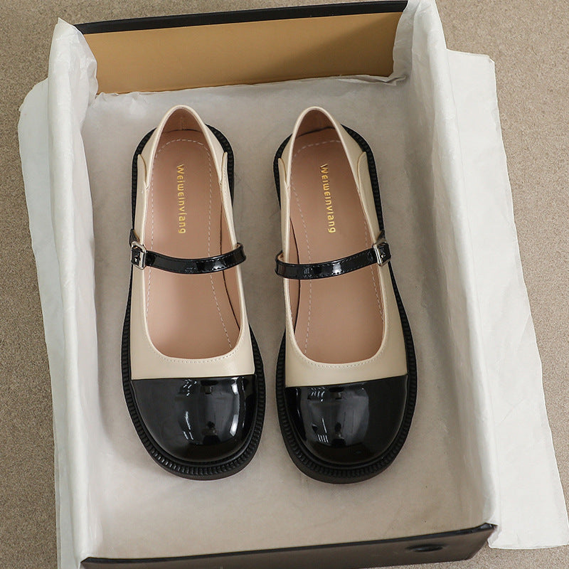 Damen Mary-Jane Schuhe mit glänzendem Lack und verstellbarem Riemen EB