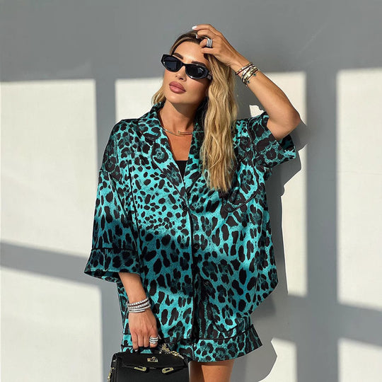 Damen Satin-Kurzarmbluse mit Leopardenmuster und lässigem Schnitt EB