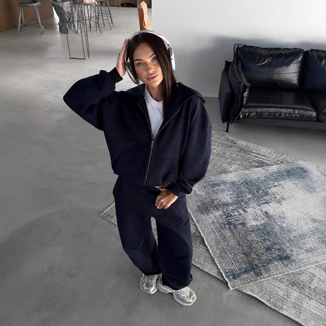 Damen lässiges Zip-Lounge-Set mit übergroßer Kapuzenjacke und taillierter Relax-Jogginghose Eichborn Berlin