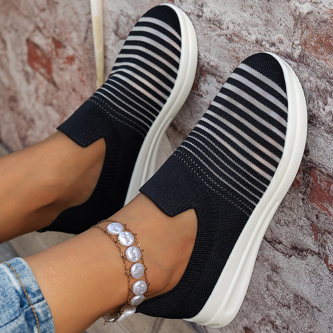 Damen Slip-On Sneakers mit flexiblem Obermaterial und rutschfester Sohle EB