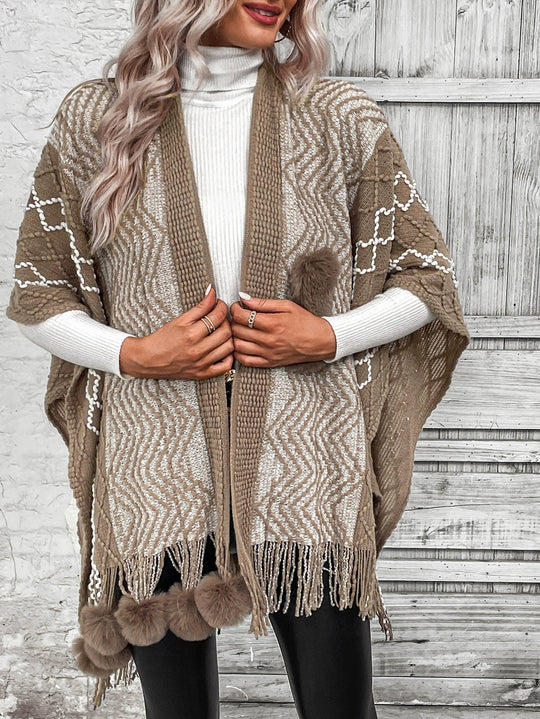 EB | Cape Schal Cardigan Wolle Strick Übergröße Fransen Saum V-Ausschnitt Boho Stil