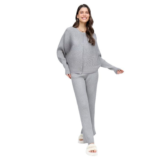 Damen hochwertiges Strick-Lounge-Set mit weiter Schnittführung und Knopfdetails EB